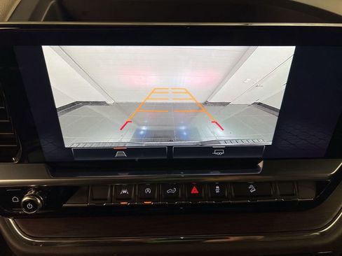 Used 2023 GMC Sierra 1500 SLT image 12