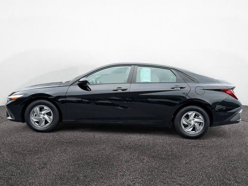 Certified 2024 Hyundai Elantra SE FWD image 4