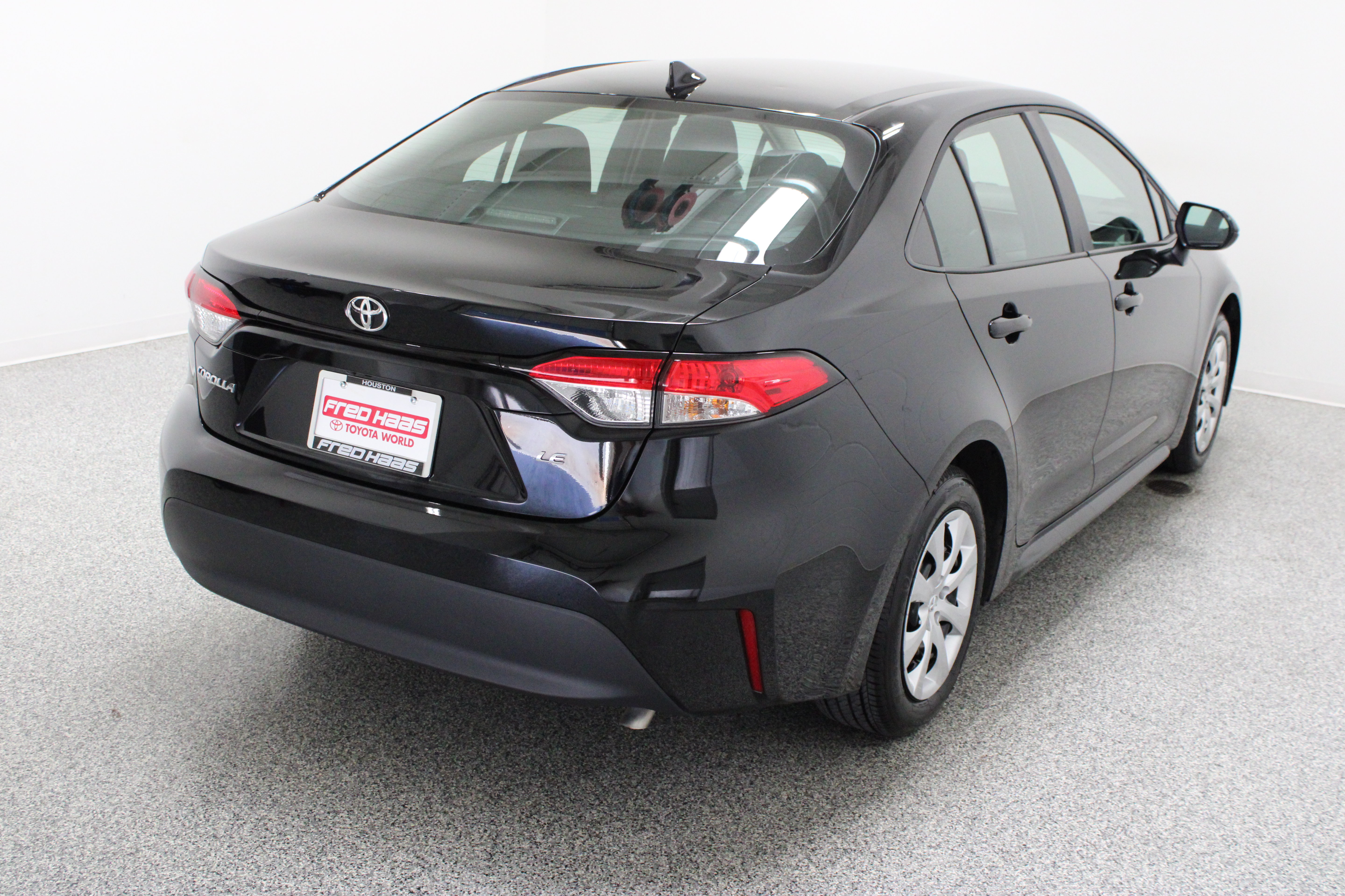 Used 2026 Toyota Corolla LE FWD image 7