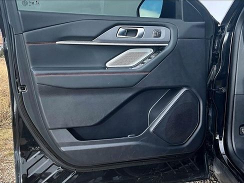 Used 2025 Ford Explorer ST image 20