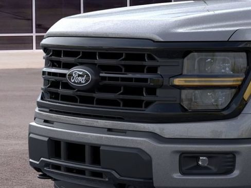 New 2026 Ford F150 XLT w/ XLT Black Appearance Package AWD/4WD image 17