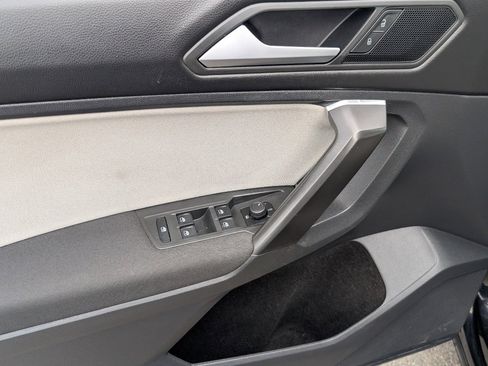 Used 2021 Volkswagen Tiguan S image 16