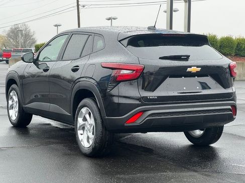 New 2026 Chevrolet Trax LS image 6