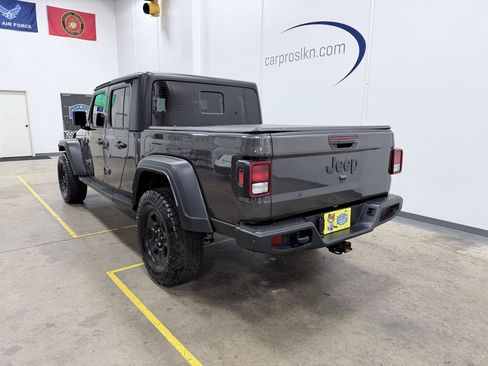 Used 2024 Jeep Gladiator Sport AWD/4WD image 5