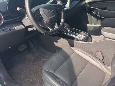 Used 2024 Chevrolet Trax RS FWD image 10