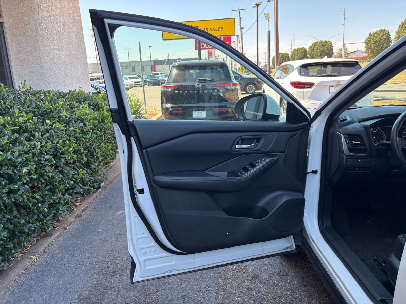 Used 2026 Nissan Rogue SV AWD/4WD image 18