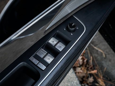 Used 2019 Audi A8 L 3.0T image 11