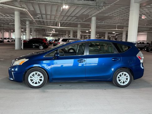 Used 2014 Toyota Prius V Three FWD image 7