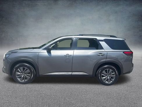 Used 2022 Nissan Pathfinder SV image 9