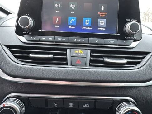 Used 2024 Nissan Altima 2.5 S image 23