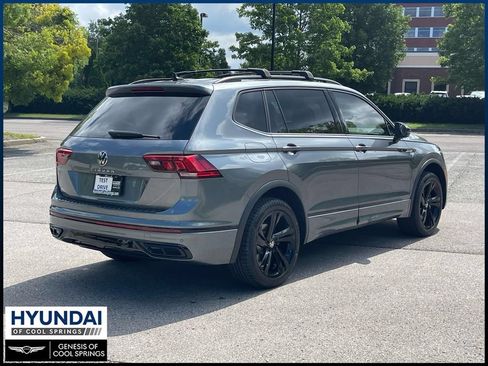 Used 2023 Volkswagen Tiguan SE R-Line FWD image 3