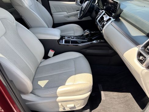 Certified 2023 Kia Sorento SX FWD image 9