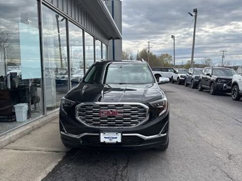Used 2019 GMC Terrain Denali w/ Driver Alert Package II AWD/4WD image 2
