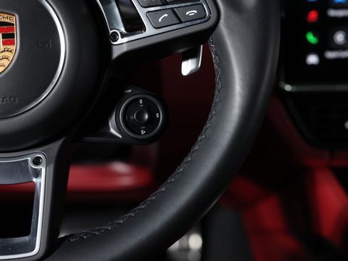 Used 2022 Porsche Cayenne Turbo image 35