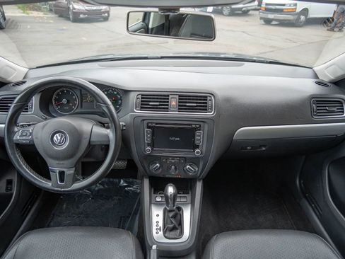 Used 2014 Volkswagen Jetta SE FWD image 18