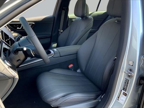 Used 2025 Mercedes-Benz E 350 4MATIC Sedan image 16