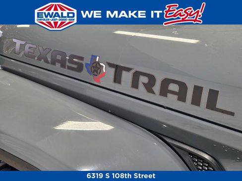 New 2025 Jeep Gladiator Sport image 6