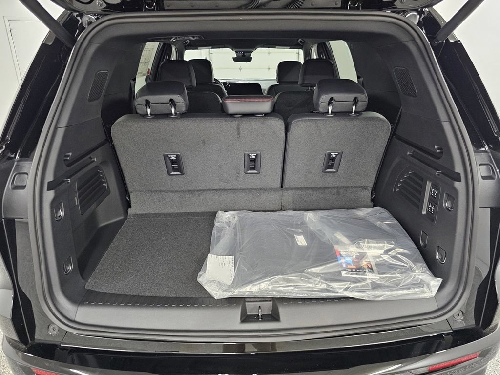 New 2026 Chevrolet Traverse RS FWD image 24