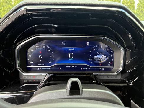 Used 2025 Chevrolet Silverado 1500 High Country AWD/4WD image 33