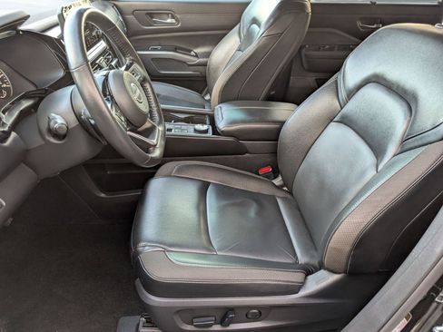 Used 2023 Nissan Pathfinder SL image 5