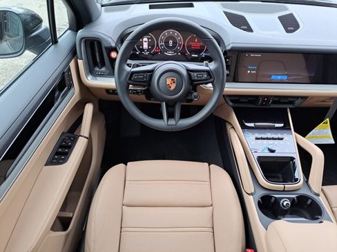 New 2026 Porsche Cayenne image 17