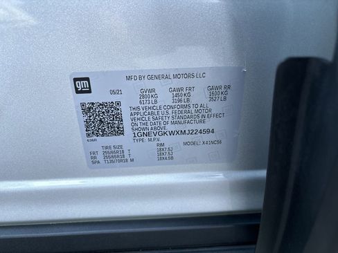 Used 2021 Chevrolet Traverse LT image 36