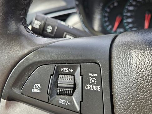 Used 2021 Chevrolet Trax LT w/ Sport Edition FWD image 16