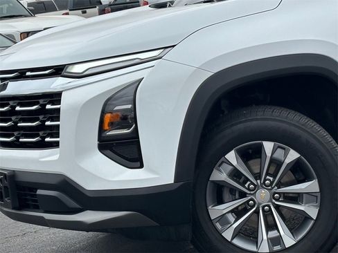 Used 2026 Chevrolet Equinox LT image 3