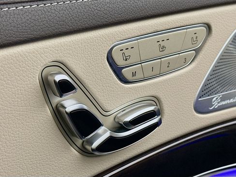 Used 2020 Mercedes-Benz S 560 Sedan image 22