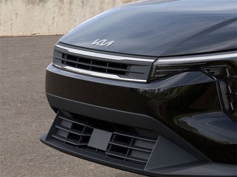 New 2025 Kia K4 LX image 13