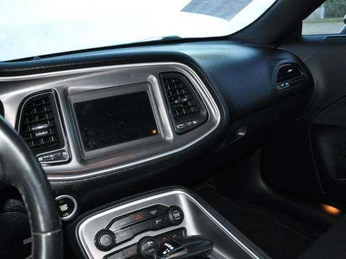 Used 2019 Dodge Challenger SXT image 15