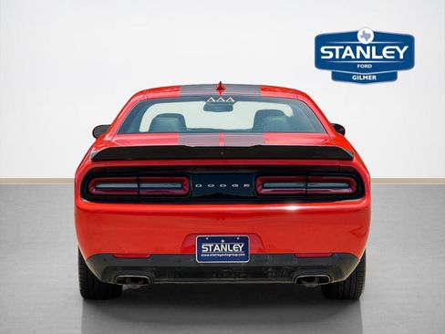Used 2017 Dodge Challenger SXT Plus RWD image 7