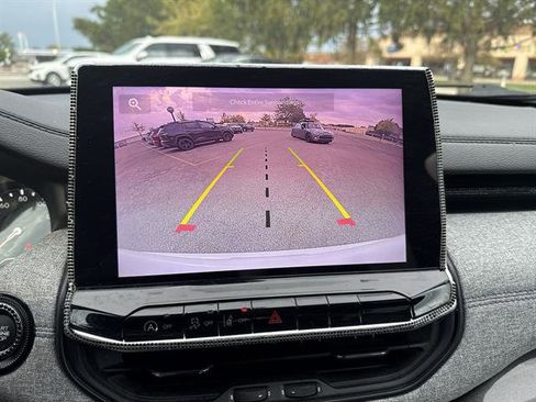 Used 2023 Jeep Compass Latitude image 23