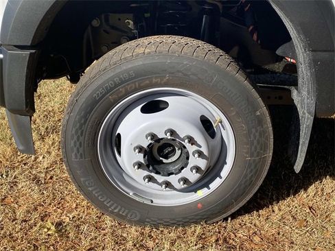 New 2026 Ford F550 4x4 Crew Cab Super Duty image 7