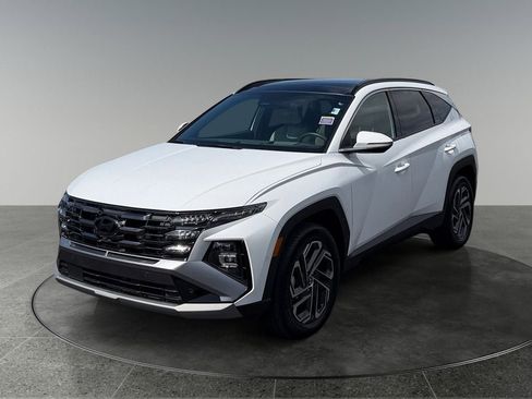 Used 2025 Hyundai Tucson Limited AWD/4WD image 4