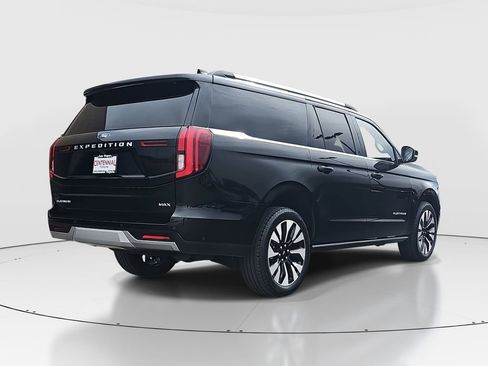 Used 2025 Ford Expedition Max Platinum w/ Driver's Package image 5