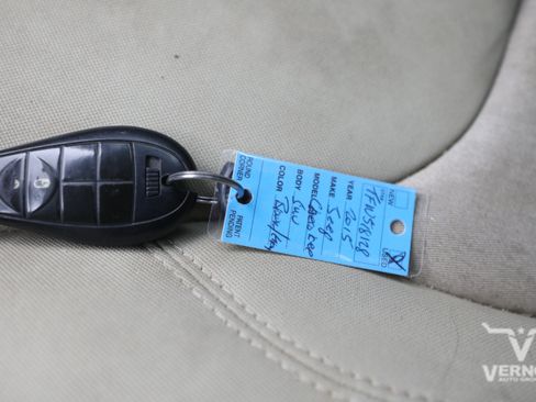 Used 2015 Jeep Cherokee Sport FWD image 8