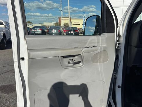 Used 2008 Ford E-250 and Econoline 250 image 16