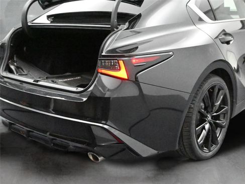 Used 2022 Lexus IS 350 F Sport image 15