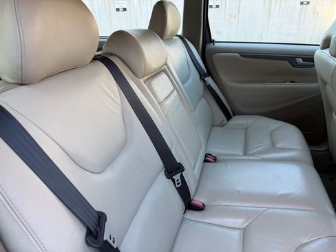 Used 2006 Volvo V70 2.4 FWD image 23