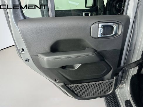 Used 2022 Jeep Wrangler Unlimited Sahara w/ Cold Weather Group image 30