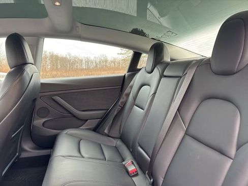Used 2021 Tesla Model 3 Standard Range Plus image 9