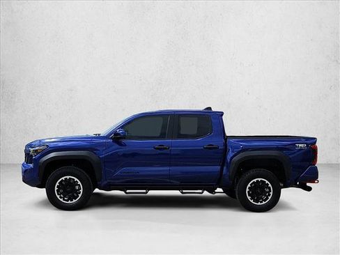 Certified 2025 Toyota Tacoma TRD Off-Road AWD/4WD image 9