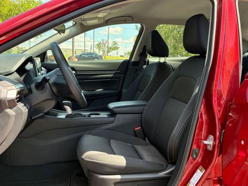 Used 2025 Nissan Altima 2.5 SV image 26