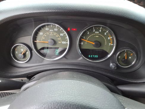 Used 2011 Jeep Wrangler Sahara w/ Dual Top Group AWD/4WD image 27