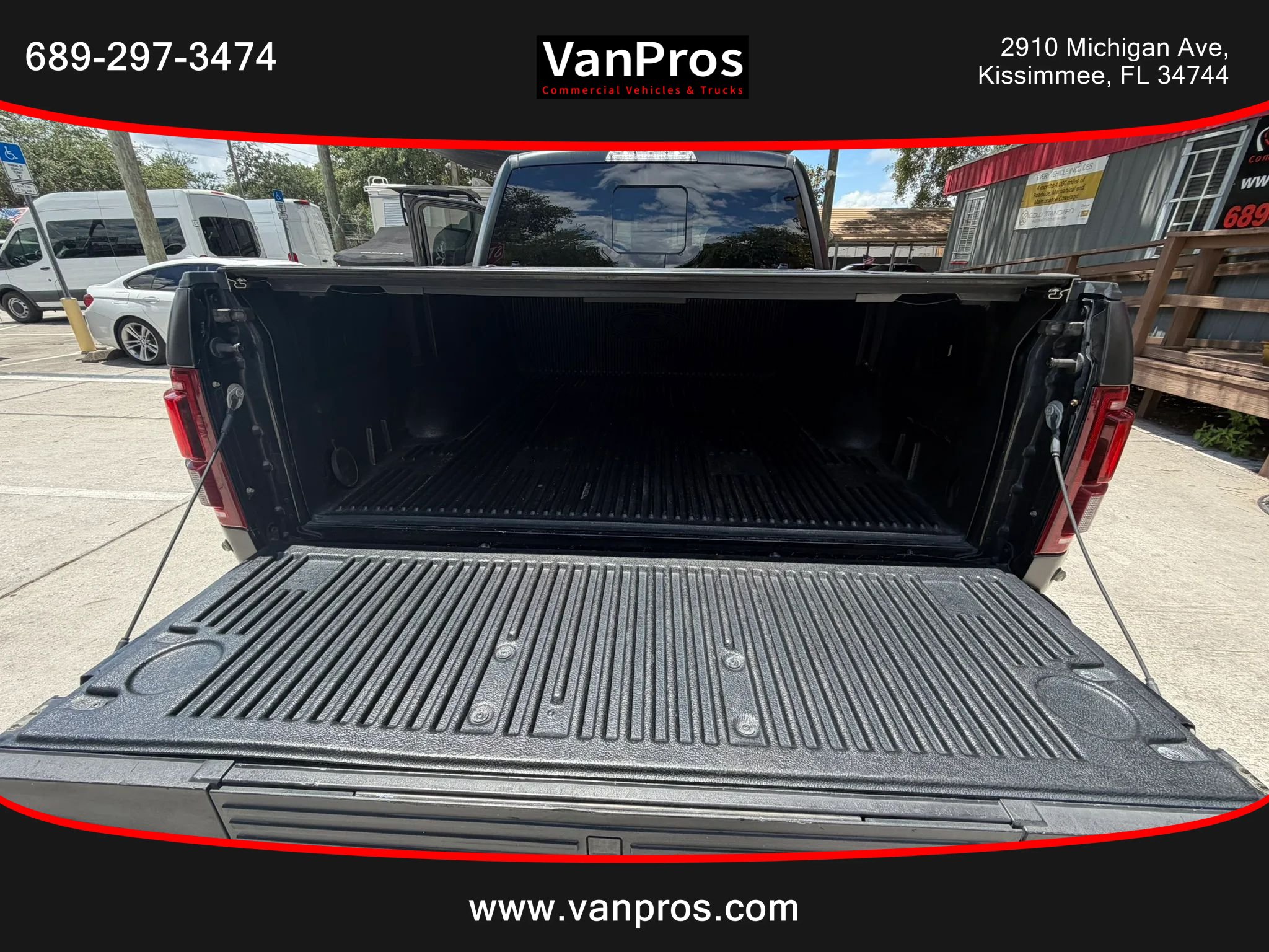Used 2017 Ford F150 Raptor w/ Equipment Group 802A Luxury AWD/4WD image 15