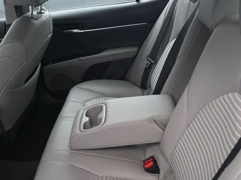 Used 2019 Toyota Camry L image 26