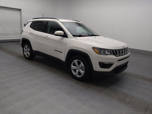 Used 2018 Jeep Compass Latitude w/ Popular Equipment Group FWD image 11