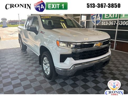 Used 2024 Chevrolet Silverado 1500 LT w/ Z71 Off-Road Package AWD/4WD image 1