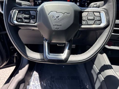 Used 2025 Ford Mustang GT Premium RWD image 18